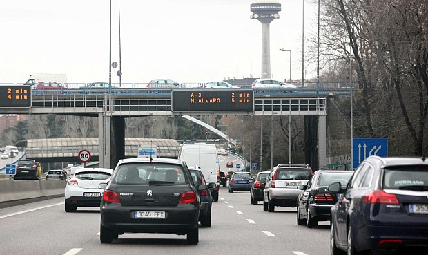 El precio medio (incluido el impuesto) que abonaron los consumidores españoles para comprar su coche en el mes de octubre fue de 23.647 euros, lo que representa un alza en el coste del 0,5%, o 119 euros de diferencia, en la comparativa con el mismo mes del ejercicio anterior.