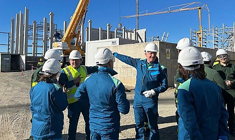 La construcción de la planta de biocombustibles de Moeve está al 50% y producirá a final de 2026