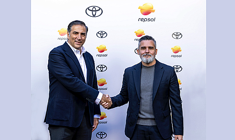 Repsol y Toyota se alían para impulsar la descarbonización en el sector de la automoción