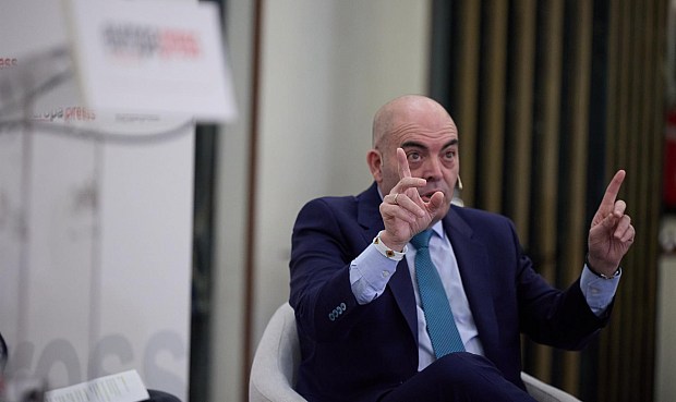 "Bienvenido sea que el sentido común haya reinado". "No se puede implementar una ley con sanciones cuando no hay seguridad jurídica", ha valorado a preguntas de los medios este jueves en Santander