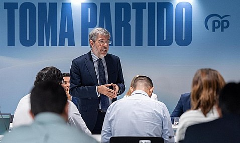 El PP dice que el Gobierno ha revisado los hitos ligados a fondos europeos para que no pasen por el Parlamento