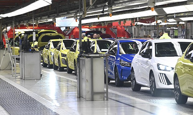 Se trata de una propuesta que atiende a la relajaci&oacute;n de las normas pedida por parte de la industria y por Alemania, pero desoye la llamada de Espa&ntilde;a y Francia de mantener los objetivos pactados.