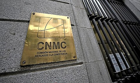 La CNMC multa a UFD (Naturgy) con 5 millones por restrigir la competencia en mercado de contadores eléctricos