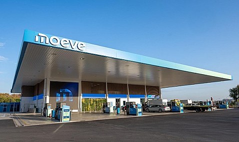 Moeve transforma 500 estaciones de servicio, un tercio de su red, en poco más de un año de su "rebranding"