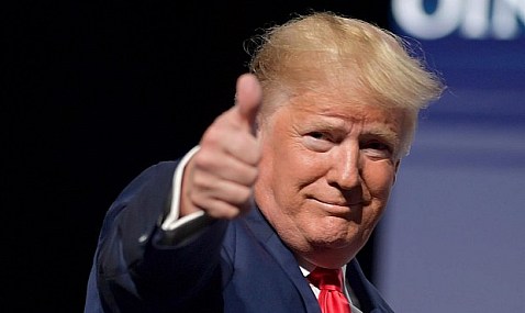 El petróleo supera los 64 dólares por barril tras anunciar Trump un arancel del 25% a quien negocie con Irán