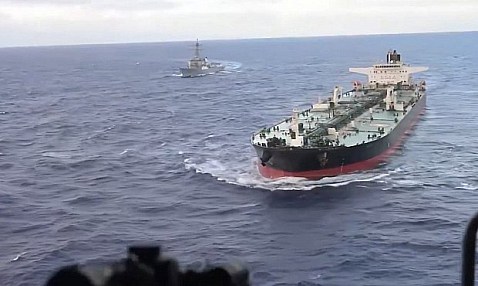 Bruselas seguirá adelante con la prohibición de servicios marítimos al crudo ruso aún sin acuerdo en el G7