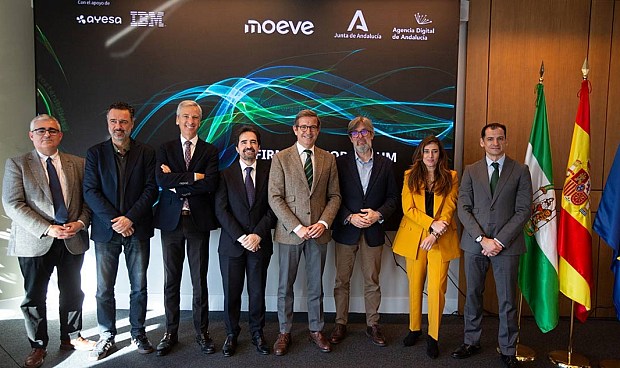 El objetivo del acuerdo es fomentar la investigaci&oacute;n, desarrollo, aplicaci&oacute;n y validaci&oacute;n de tecnolog&iacute;as para impulsar de manera decisiva al sector cu&aacute;ntico andaluz