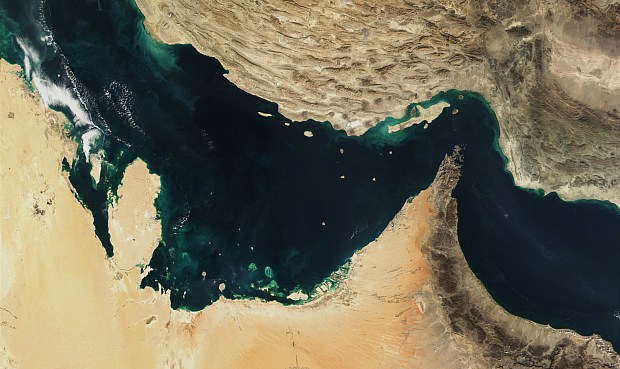 Asimismo, en caso de ser necesario, el inquilino de la Casa Blanca ha indicado que la Armada de los Estados Unidos "comenzar&aacute; a escoltar buques cisterna a trav&eacute;s del estrecho de Ormuz lo antes posible"