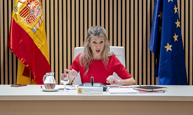 Seg&uacute;n datos del Ministerio de Trabajo presentados a los agentes sociales este jueves, el precio del petr&oacute;leo se ha incrementado un 17% desde el inicio del conflicto en Ir&aacute;n y el gas natural en el mercado europeo se ha elevado un 61%