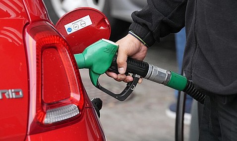 Facua denuncia que el precio del gasóleo se ha disparado una media de 23 céntimos por litro en cuatro días