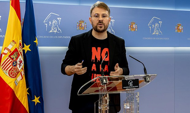 El portavoz adjunto de Sumar y diputado de Comprom&iacute;s, Alberto Ib&aacute;&ntilde;ez, ha exigido este martes al Gobierno que lleve a cabo inspecciones en las gasolineras por los "abusos" que considera que se est&aacute;n produciendo en las subidas de precios de los combustibles como consecuencia del ataque de Israel y Estados Unidos a Ir&aacute;n.