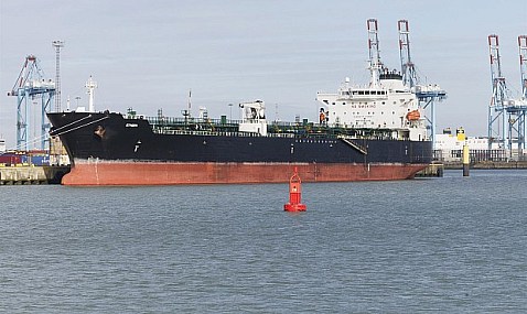 EEUU da luz verde a la compra de petróleo ruso ya cargado en buques ante la subida de precios