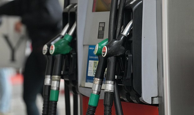 En concreto, el pasado 28 de febrero el precio medio del litro de gas&oacute;leo A en la Pen&iacute;nsula Ib&eacute;rica se situaba en los 1,45 euros y se ha ido incrementando d&iacute;a a d&iacute;a hasta tocar este viernes los 1,834 euros de promedio.