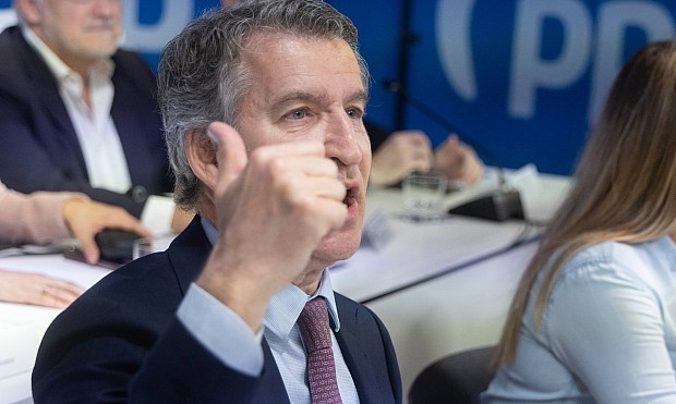 "&iquest;Por qu&eacute; no se aprobaron ya las medidas de apoyo a los transportistas, agricultores, marineros o familias? Tanta prisa para rescatar la aerol&iacute;nea de Zapatero y ninguna para rescatar a la gente", ha enfatizado.