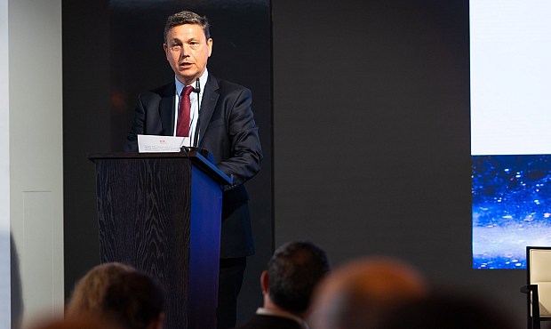 Lamu&ntilde;o, quien ocupaba el cargo de vicepresidente primero en la anterior legislatura, asume la presidencia con "el firme prop&oacute;sito de seguir impulsando un sector energ&eacute;tico m&aacute;s competitivo, transparente y orientado al consumidor".