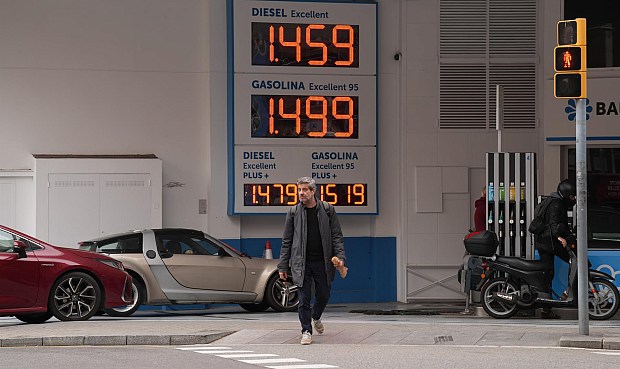 Seg&uacute;n la asociaci&oacute;n, esta rebaja generalizada en los carburantes del 21% al 10% es "un error" por su ineficacia, como ya habr&iacute;a quedado demostrado en 2023, en el contexto de la guerra rusa en Ucrania y cuando se aplic&oacute; a los alimentos b&aacute;sicos para combatir los efectos inflacionistas derivados de la misma.