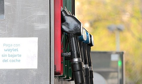 Facua dice que una de cada cuatro gasolineras aprovechó la bajada del IVA para aplicar otra subida de precios