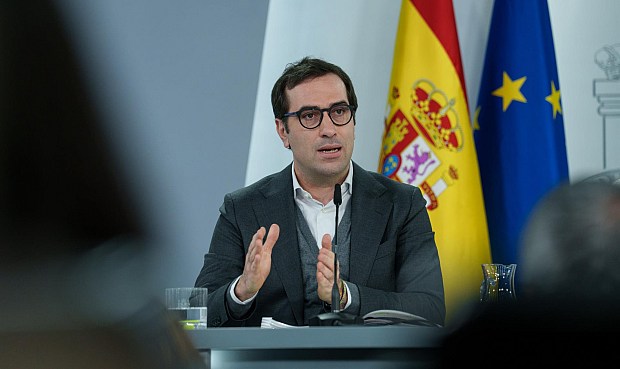 El ministro ha reafirmado que no se observa, por ahora, ninguna se&ntilde;al de que no se est&eacute; trasladando de manera completa esa bajada de impuestos a los precios de los carburantes