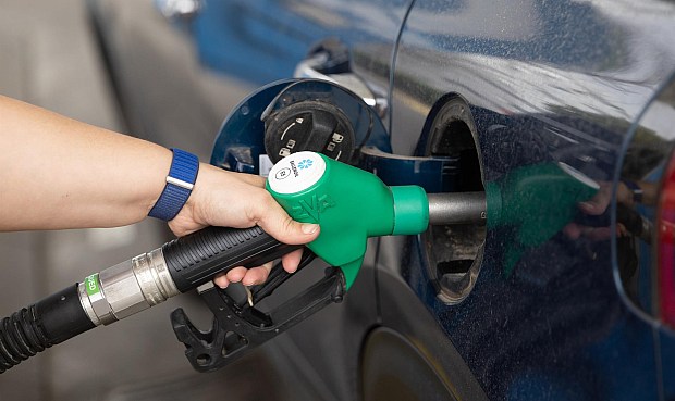 T&E reclama a la Uni&oacute;n Europea que restablezca el impuesto temporal sobre los beneficios extraordinarios de las empresas de combustibles f&oacute;siles y destine la recaudaci&oacute;n a reducir la vulnerabilidad de hogares y empresas frente a futuras crisis del petr&oacute;leo.