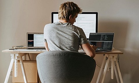 Sindicatos europeos piden ley UE de teletrabajo tras pedir Bruselas trabajar más en casa para ahorrar energía