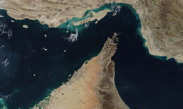 Un barco de propiedad turca con petr&oacute;leo cargado en Irak ha logrado atravesar "sin contratiempos" el estrecho de Ormuz, seg&uacute;n ha confirmado este lunes el ministro de Transporte e Infraestructura de Turqu&iacute;a, Abdulkadir Uraloglu.