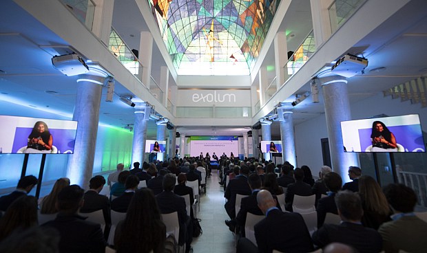 El informe se&ntilde;ala que la descarbonizaci&oacute;n avanzar&aacute; a ritmos desiguales seg&uacute;n los sectores y requerir&aacute; combinar distintas soluciones tecnol&oacute;gicas para cumplir los objetivos del PNIEC.