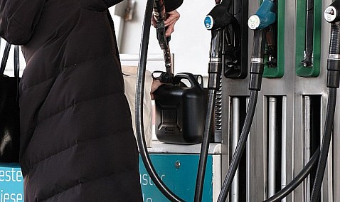 Los transportistas urgen al Gobierno y Bruselas a aprobar ya ayudas directas por el alza del carburante