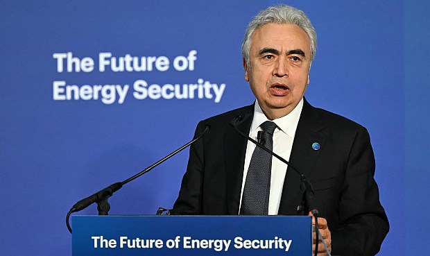 "En la crisis actual perdemos 13 millones de barriles diarios de petr&oacute;leo", ha estimado el directivo turco de la AIE, donde ha recordado que en las crisis energ&eacute;ticas de 1973, 1979 y el conflicto entre Rusia y Ucrania se perdieron unos 10 millones de barriles al d&iacute;a.