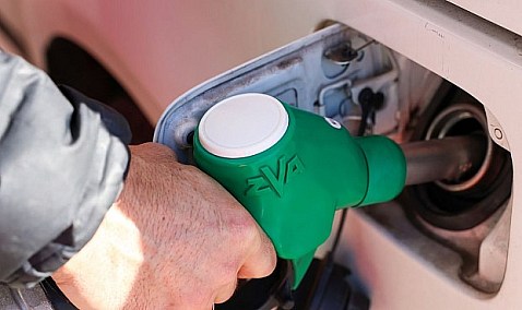 El IPC se modera al 3,2% en abril por el menor coste de la luz y pese al alza de los carburantes