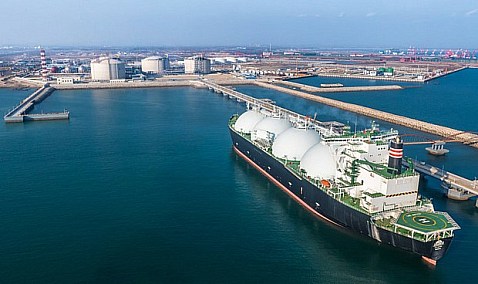 BlackRock, Adnoc y fondos soberanos de EAU y Singapur lanzan una iniciativa para recaudar 25.000 millones