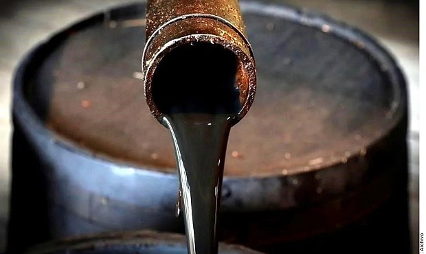 "El proyecto ya est&aacute; casi al 50% de su finalizaci&oacute;n, y estamos acelerando su entrega para 2027", ha comentado el CEO de Adnoc, a&ntilde;adiendo que, en la actualidad, gran parte de la energ&iacute;a mundial "todav&iacute;a pasa por muy pocos puntos de estrangulamiento", lo que llev&oacute; a EAU a invertir en infraestructura que evite el estrecho de Ormuz.