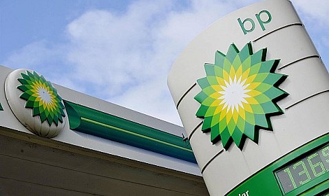 BP reorganiza su estructura interna y refuerza el negocio de petróleo y gas tras el despido de su presidente