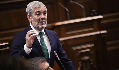 Clavijo dice que la inspección a las gasolineras no pretende "prejuzgar" sino "proteger los derechos"