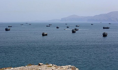 Atacado e indenciado un buque frente a las costas de Om&aacute;n, en pleno estrecho de Ormuz