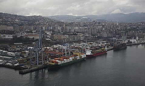 Reducir en una hora la espera de camiones en los puertos liberar&iacute;a m&aacute;s de 400 millones al a&ntilde;o para Espa&ntilde;a