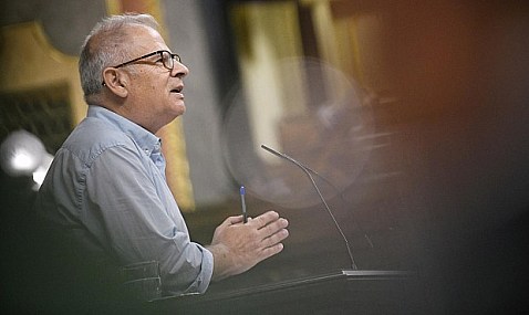 Sumar exige fijar un precio máximo de la gasolina y del gasóleo ante la "avaricia" de las petroleras