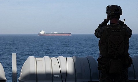 El precio del petróleo se abarata a 102 dólares tras abrirse Trump a reunirse con el presidente de Irán