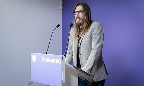 Podemos exige al Gobierno un tope a los carburantes: "Ya basta de bajar los impuestos a las empresas"