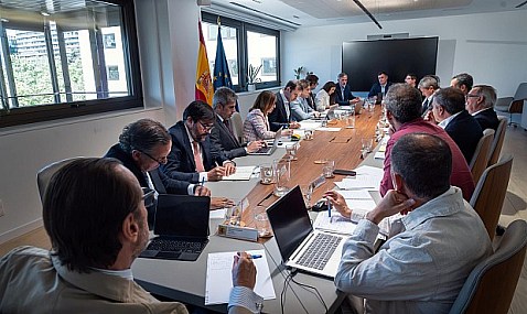 Los transportistas piden a Cuerpo elevar de 20 a 40 céntimos la ayuda al combustible hasta fin de año
