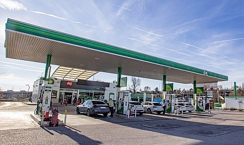 bp amplía sus descuentos en carburantes durante todo octubre, en plena espiral alcista de gasolina y diésel