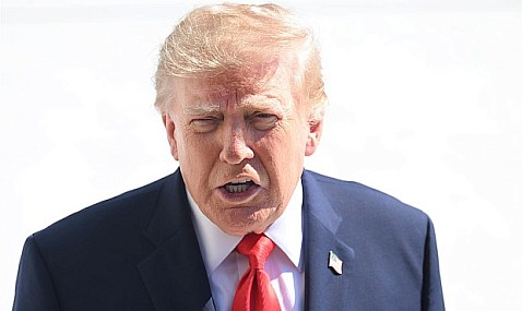 Trump asegura que habrá operaciones "masivas" de exploración de petróleo, gas y minerales en Groenlandia