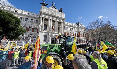 El campo espa&ntilde;ol lleva los tractores a Madrid este mi&eacute;rcoles ante los graves problemas que afronta sector