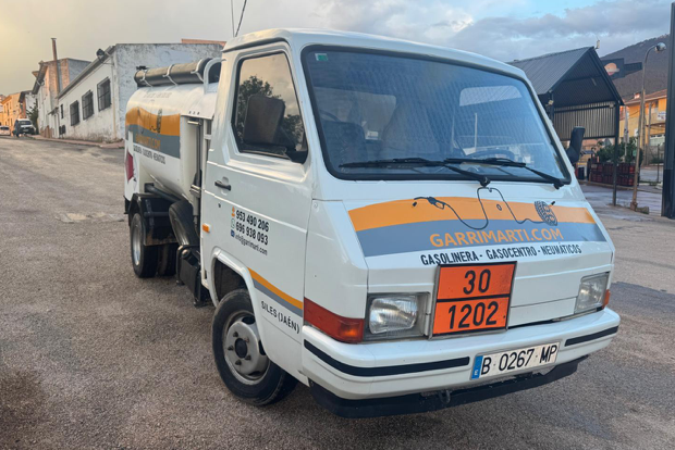 Venta de NISSAN TRADE con 2 tanques de aluminio